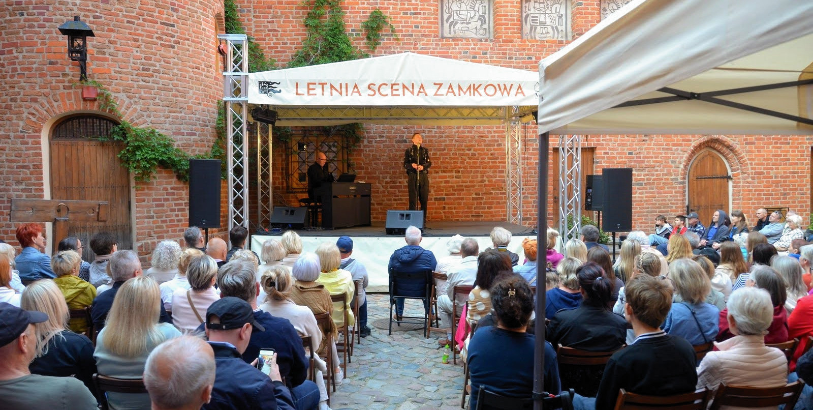 scena_2025